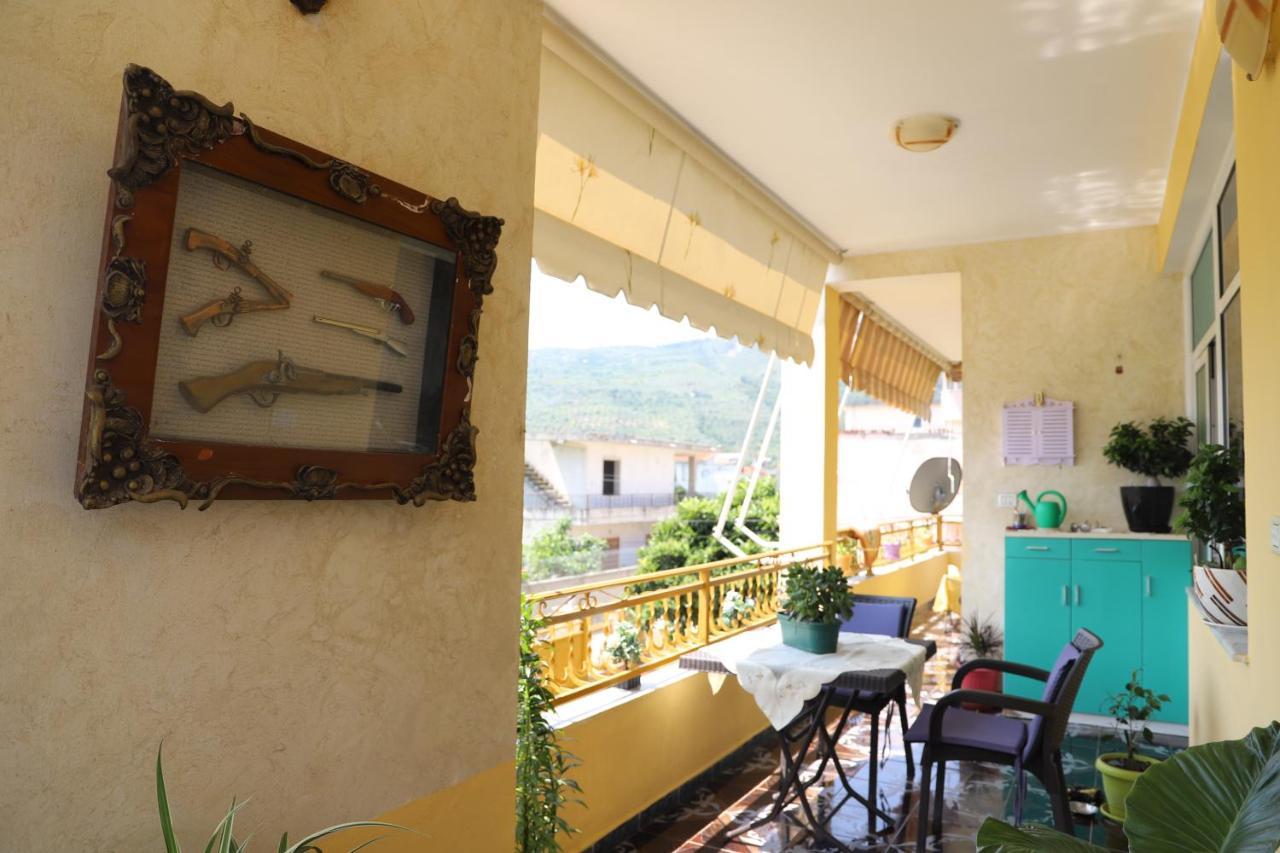 Raisa Guesthouse 12 Berat Exteriör bild