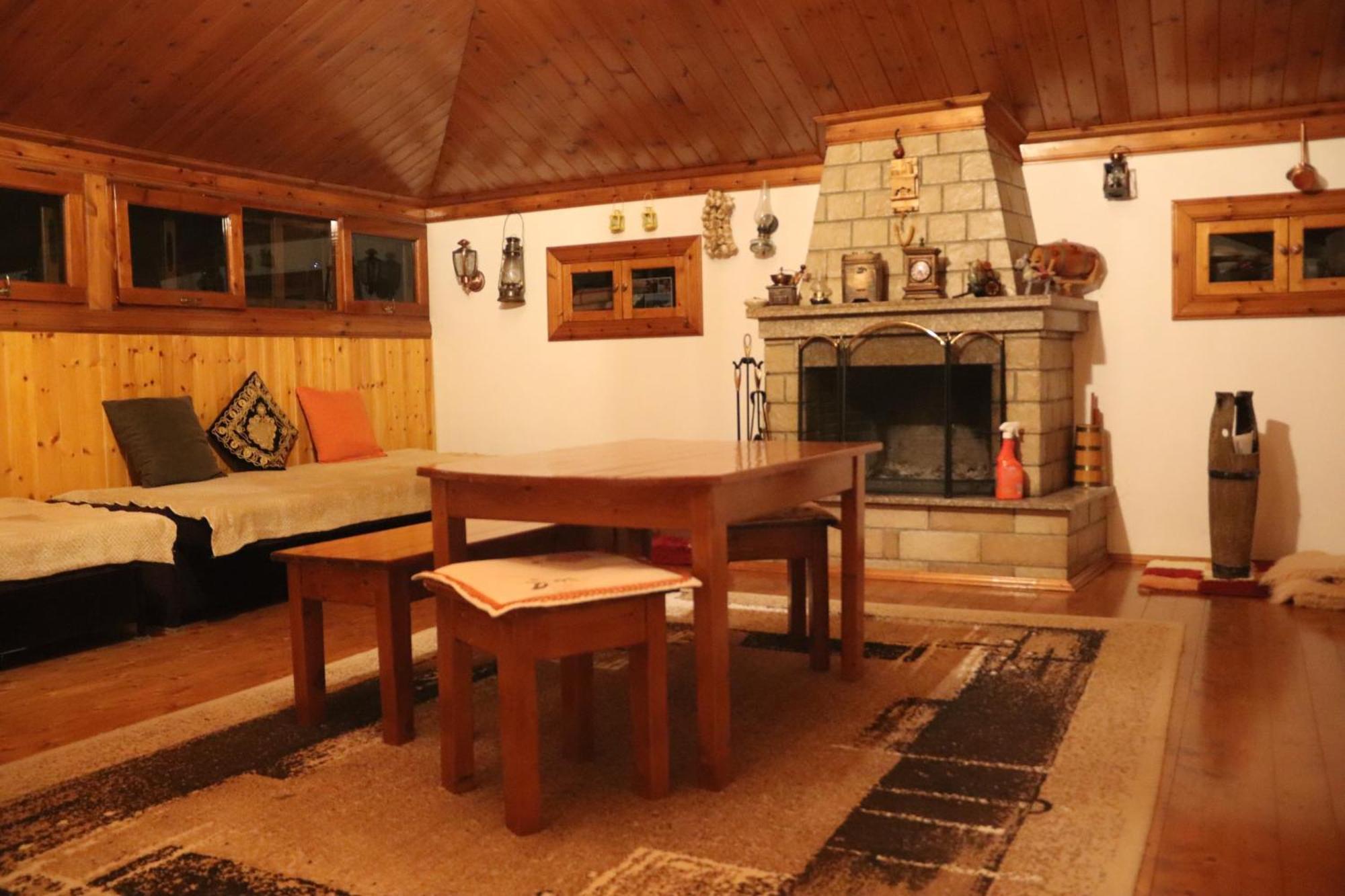 Raisa Guesthouse 12 Berat Exteriör bild